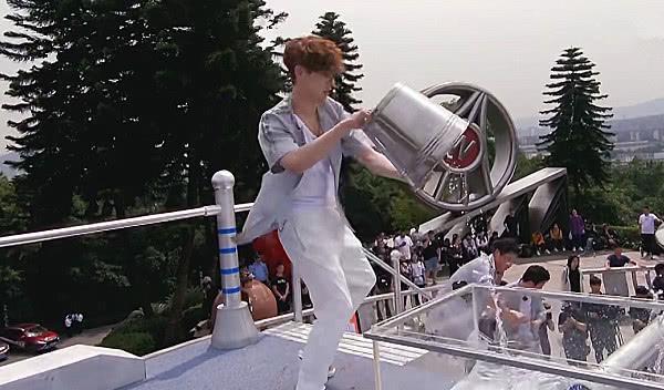 极挑男人帮都在做任务，热巴在干什么呢 ，人品是装不出来的