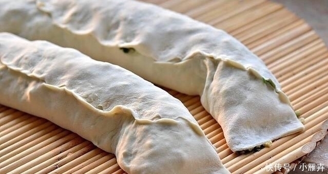 早餐就爱吃此物,不放肉,喷香营养,比韭菜饼还柔软,上桌不够吃