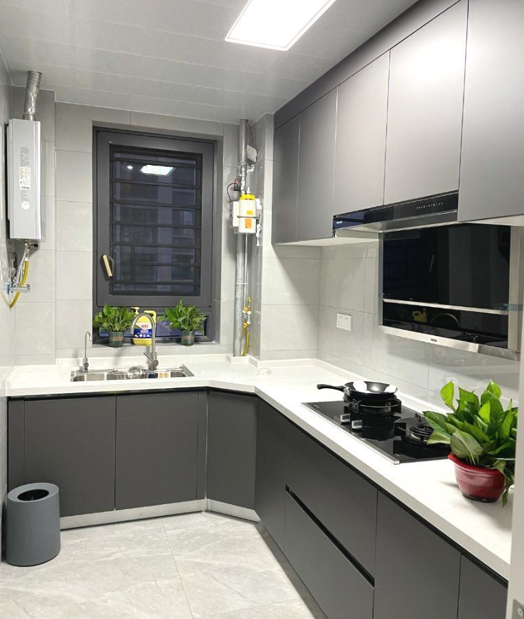 主卧室|120㎡简约新房,软硬装+家具电器共18万,无玄关照样时尚又大气