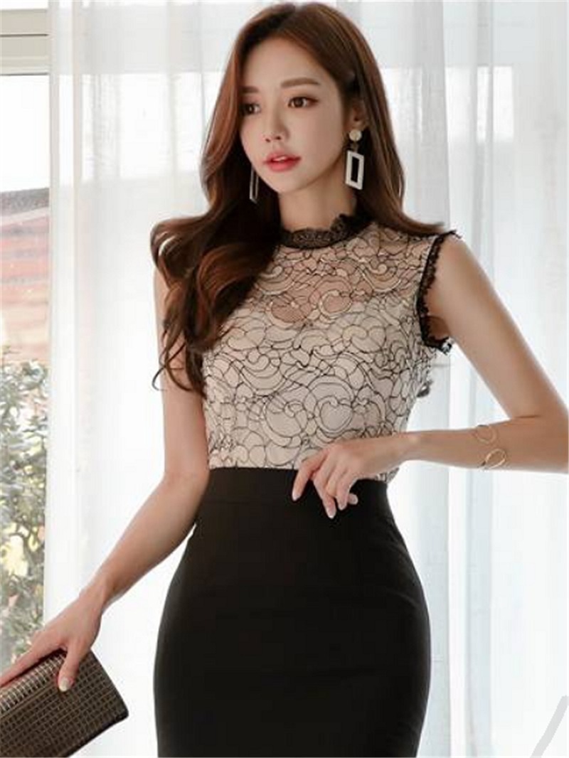 路人街拍,小姐姐太阳镜搭配紧身背心,完美线条凸显奥妙身材