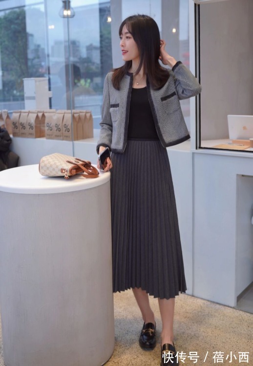 博主 乐福鞋的魅力可圈可点,不管配西装、针织衫都好看,难怪这么受宠