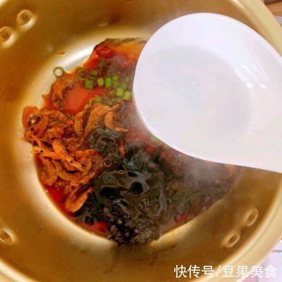 紫菜|10分钟快手早餐，鲜美的紫菜汤面