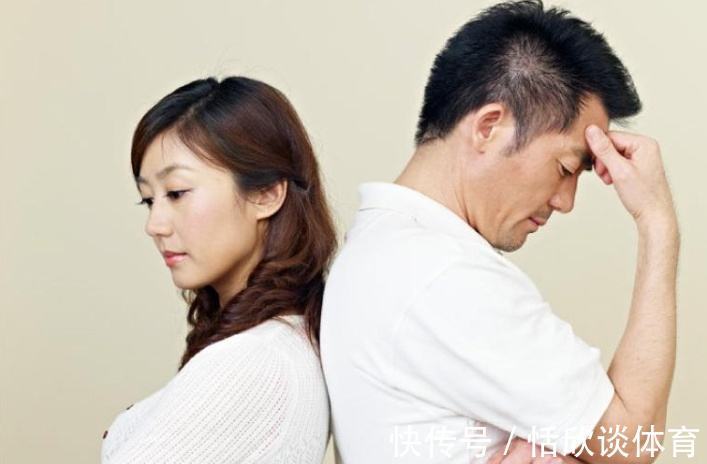 “老婆,孩子上幼儿园了,该让你妈走,接我妈来享福了”“好的”