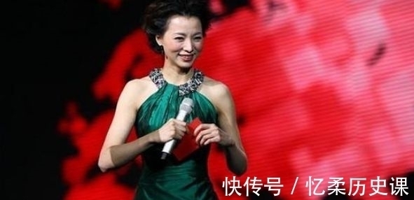 原董卿为何连续四年缺席春晚,背后真正的原因是什么?