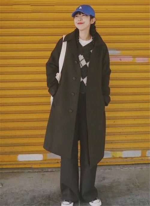 气温回升，脱了羽绒服什么？这几件单品建议备起来