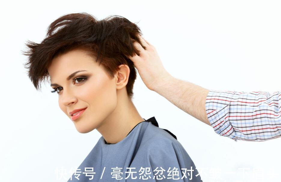 蓬松感|女人到了50岁留短发更好看?适合的短发堪比整形,不适合土得掉渣
