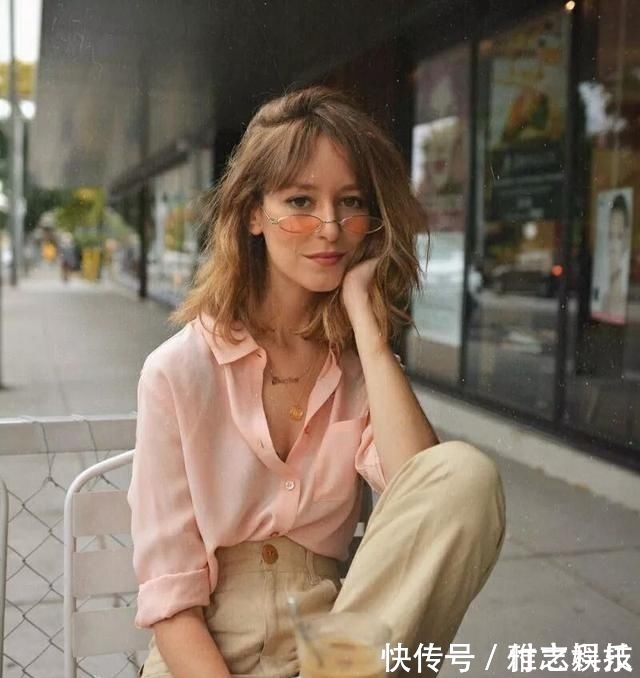 穿法 女人不要再“衬衫”塞裤子了,今夏流行这样穿,时髦显瘦又高级