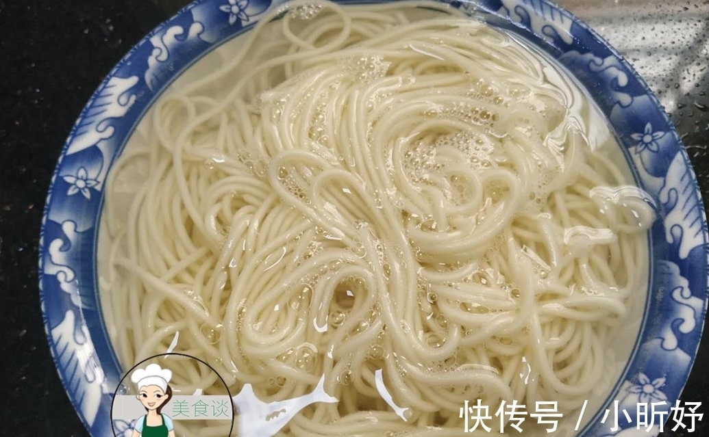 想吃|热天不想吃米饭,我做了此碗面,简单好做又美味,全家大小都爱吃