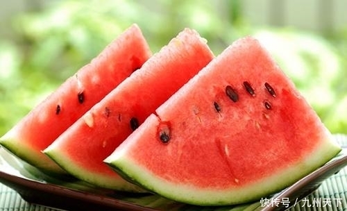 食物|这5种天然“防晒”食物，女人早晚吃一吃，比防晒霜实惠