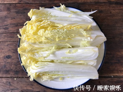 此菜省钱又好吃,端上桌就吃光,亲民美食一锅烩,老人孩子该多吃