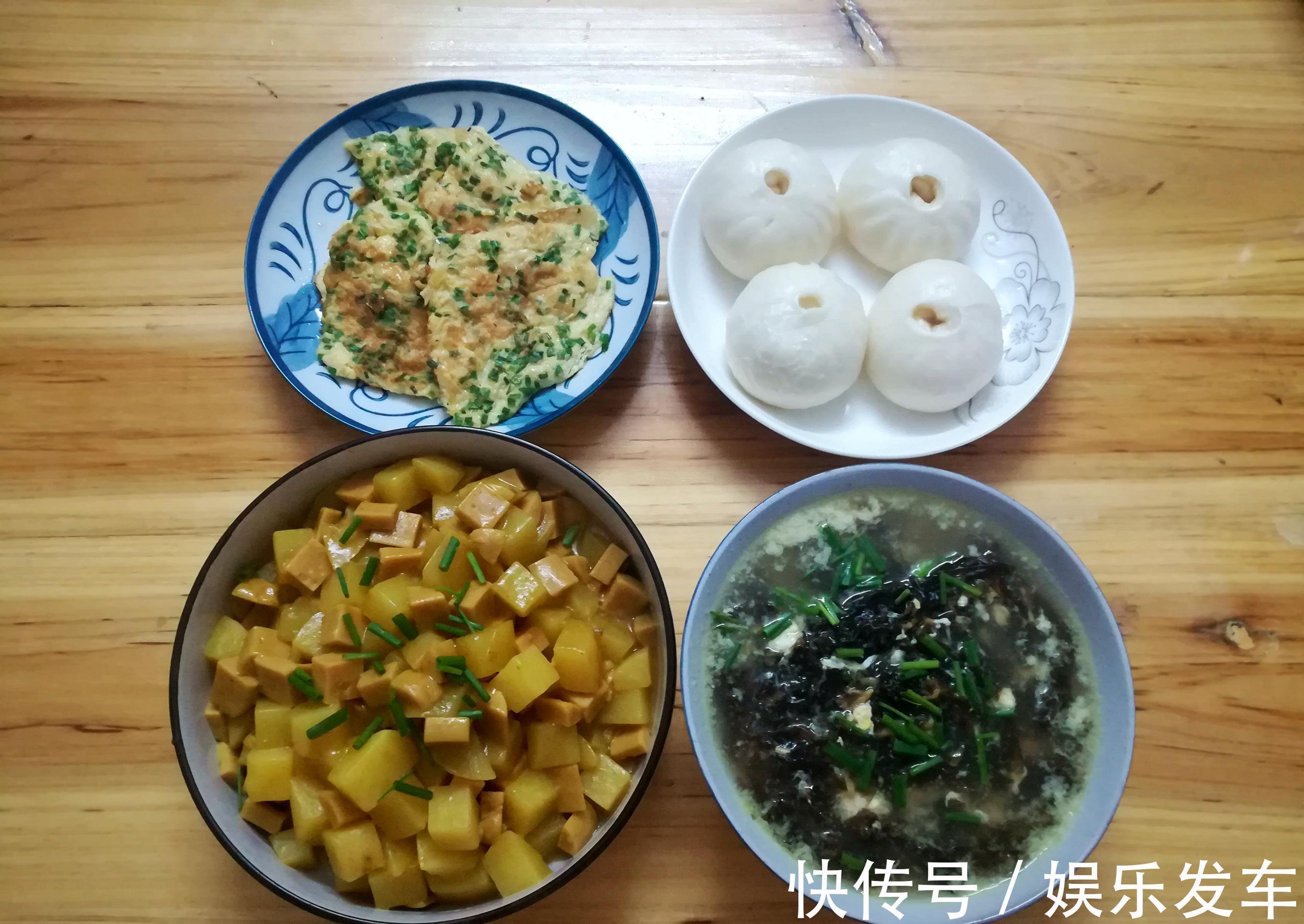 晒晒婆婆做的晚餐，卖相不佳，味道不错，网友吐槽：知足了吧