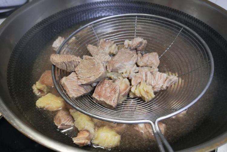 牛肉炖不烂是怎么回事？原因有三点，教你正确做法，牛肉又软又香