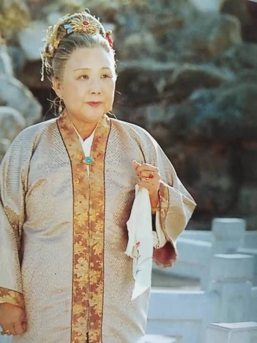 黛玉|红楼梦：林黛玉的悲剧是谁造成的？贾母和王夫人不是主要责任人