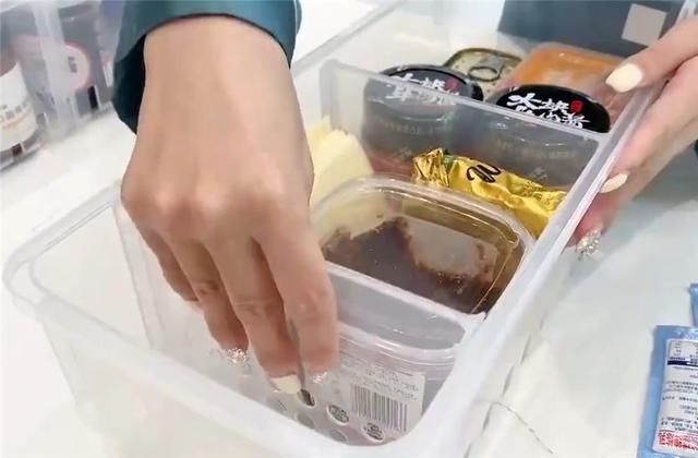 保鲜袋|“强迫症”姑娘整理冰箱，食材严格收纳归类，网友：引起舒适