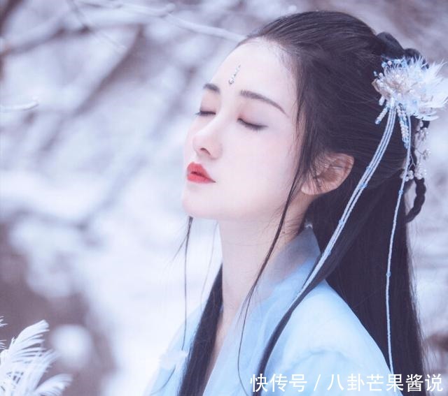 姥姥|空间文她重生成土豪女娃,姥姥给的玉镯是空间,香米精肉上万吨