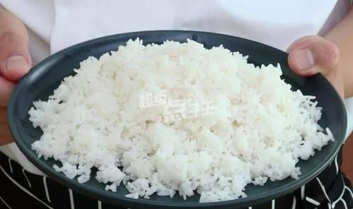 米饭|你知道吗?会“跳”的酱油炒饭才好吃!