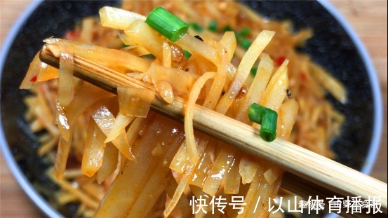 豆瓣酱|炒土豆丝时,有人泡水有人焯水?其实全错了!大厨教你正确做法