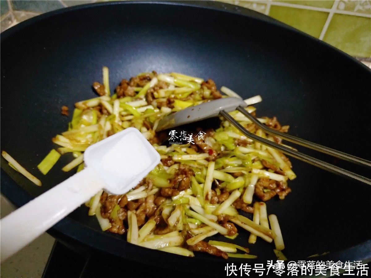 炒肉学会这招，再也不下馆子了！记住这1点，新手变大厨，真香
