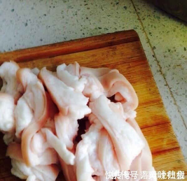 安神|失眠多吃这个菜，健脑安神，一觉睡到天亮，黑眼圈也消失啦