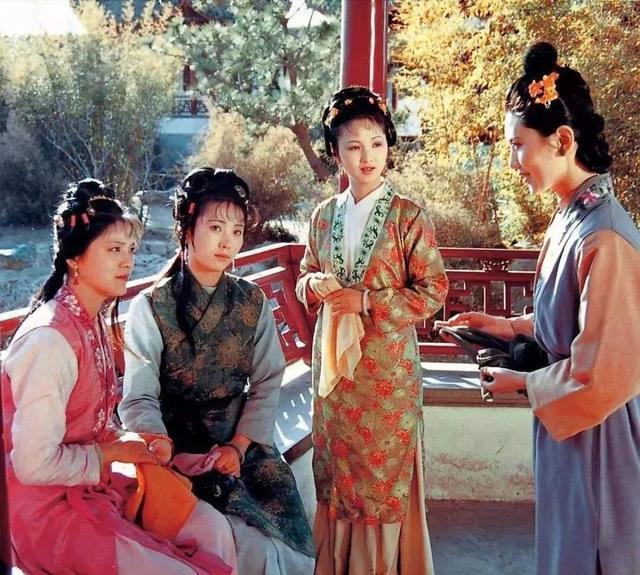 贾母#少年时的贾宝玉,养尊处优到了什么程度?他的一次小解给出答案