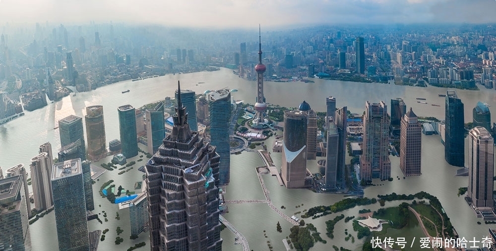 当全网都在催关晓彤给鹿晗庆生时,一场关乎全人类的灾难正悄然降临……