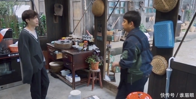 张艺兴|《向往5》张艺兴杨紫互动太搞笑,辟谣绯闻太独特,黄磊撮合二人