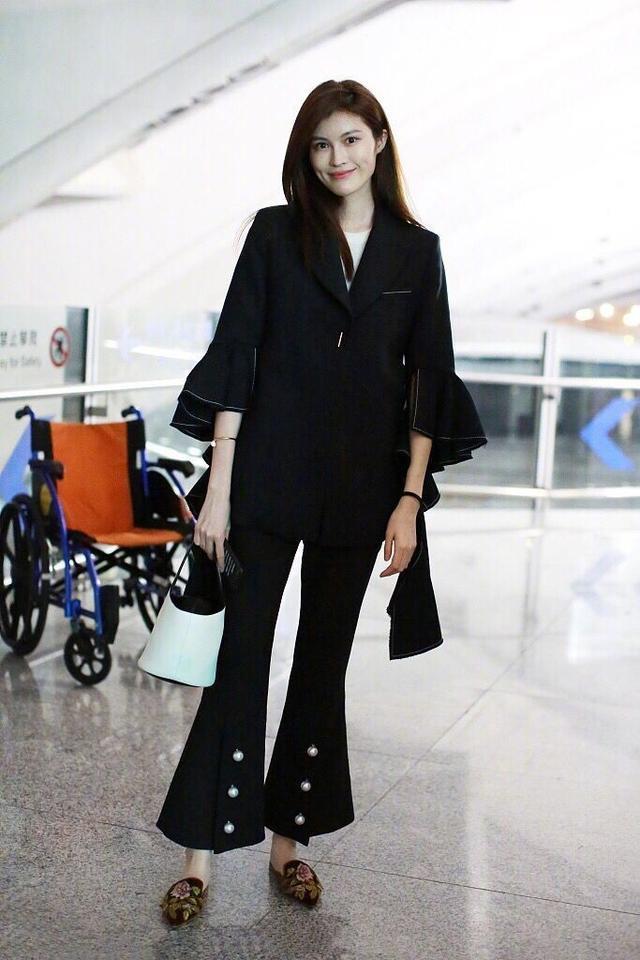 树杈裤 “阔腿裤”过时了,今年流行这5条“吃肉裤”,显瘦时髦谁穿谁美