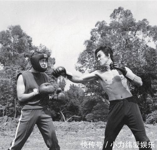 美国|李小龙的爆发力和“截拳道”全靠他,但李小龙这一举动却令人无解