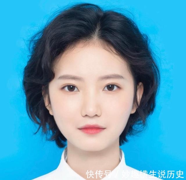 脸型|“显脸小”的四大发型气垫烫圆脸专属,方脸法式烫更高级!