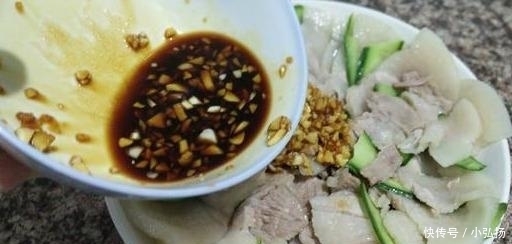 白肉|这一道蒜泥白肉太好吃了,满满1大盘肉,大口吃肉的感觉太棒了