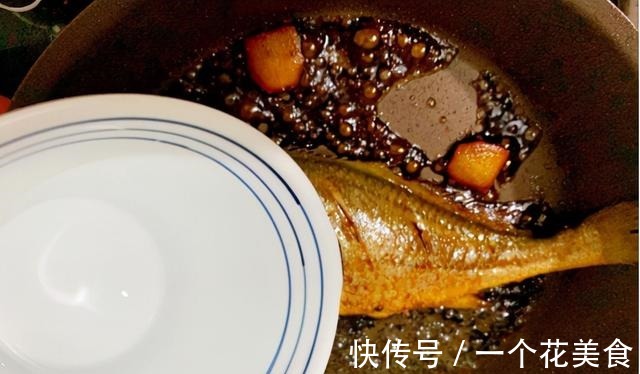 黄花鱼别再清蒸了,试一试这个做法,解馋还下饭!