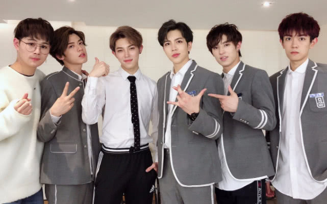 《偶练》选手参加《这就是街舞》,两人被千玺淘汰,他进入小猪队