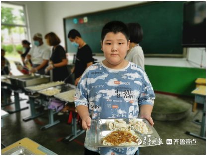 难题|就餐难题解决了！福山区卫家疃小学的孩子们吃上了营养午餐