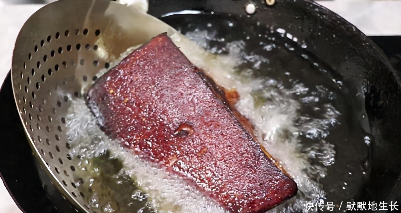 年夜饭系列梅菜扣肉，肉质肥而不腻，入口即化，学会给家人露一手