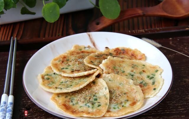 儿子迷上这早餐,做法简便快速,脆糯咸香,天天让我给他做