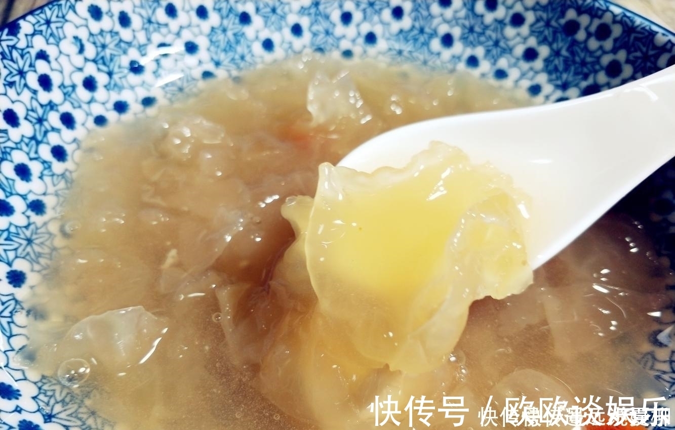 热水|银耳是用冷水泡,还是热水泡很多人搞不懂,难怪不出胶还难吃