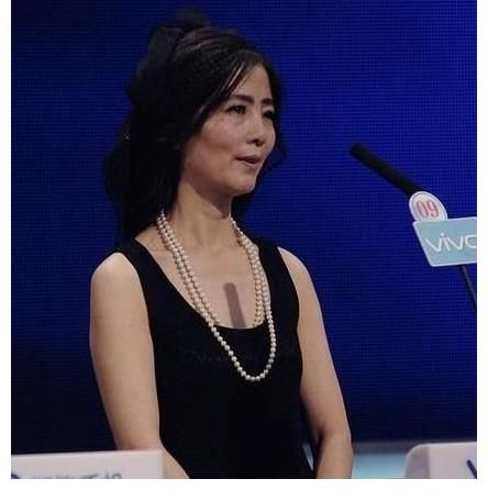 伍逸|《非誠勿擾》51歲阿姨被34歲小伙抱走，5年過去了，兩人分道揚鑣