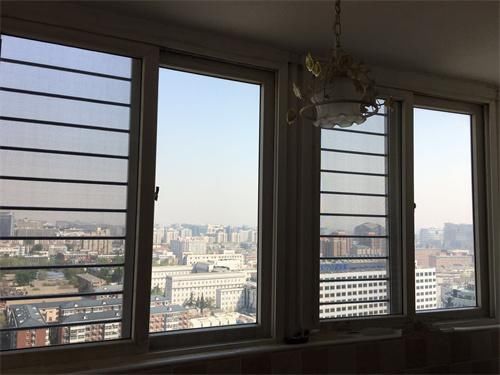 轨道|如何把纱窗安装到轨道上,使用纱窗日常需要注意什么