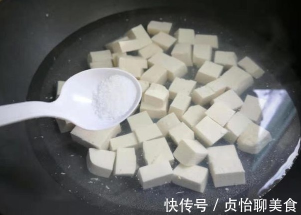 鲜嫩|做麻婆豆腐时,很多人少了关键一步,豆腐难吃不入味,口感不鲜嫩