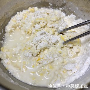 早餐油条别再买了，这种做法简单又好学，炸出来的油条蓬松酥脆