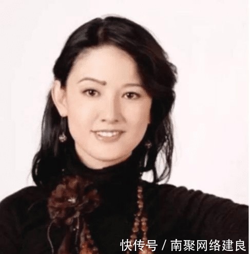  孙女|齐白石孙女带画鉴宝，专家说是假的，现如今还能相信专家吗？