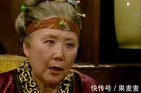 元宵节@贾母历来宽容，为何在元宵节公开拿袭人开刀？她在敲打另一个人