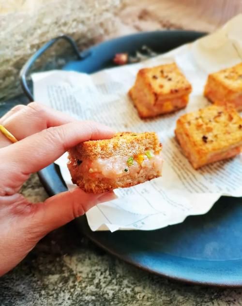  大蜜食堂｜巨好吃的蒜香面包虾～get吐司虾滑新吃法