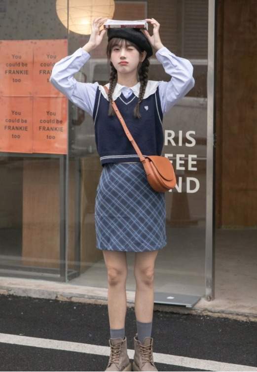 穿搭|今秋流行的学院风穿搭get起来,让你秒变高中生,减龄不止十岁