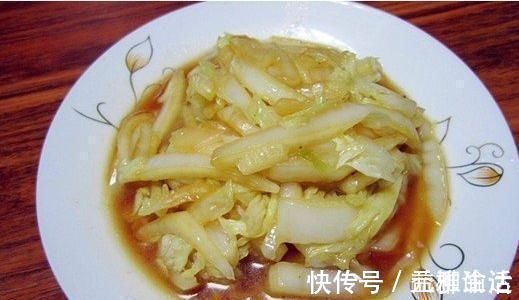 大厨|醋溜白菜，白菜直接下锅就错了，难怪不好吃，大厨这样做才对