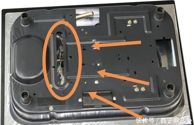 燃气灶下面2个铁片没事别乱动!听厂家一解释,才知用处这么大