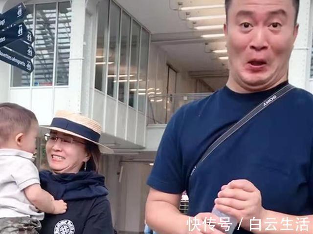 儿子|宝爸带儿子去车站接奶奶，却遭区别对待，网友有孙子还要啥儿子