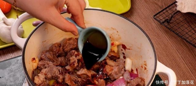 秘制红烧牛肉面，一碗端到你面前，顿时饥肠辘辘了