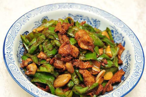 瘦肉|炒瘦肉总是发硬？不要直接下锅炒，牢记关键1步，鲜香嫩滑不粘锅