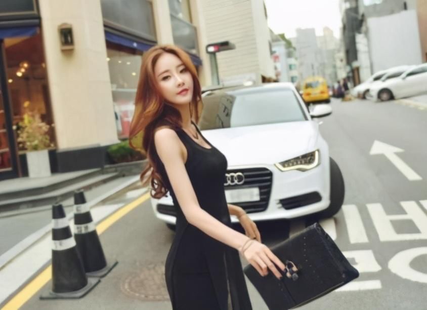 美女|街拍美女：时尚展示女性的优雅明媚，让你吸睛又有范?儿